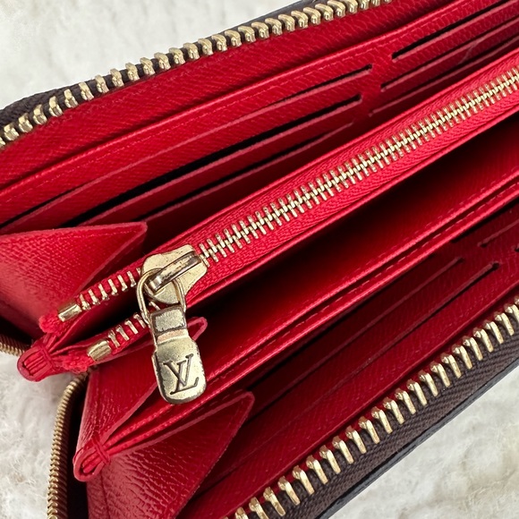 LV Zippy Wallet - Picture 4 of 6